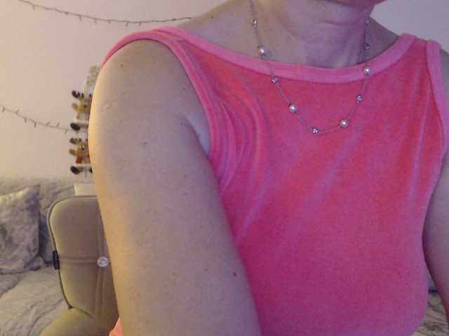 goodSnowQueen's BongaCams show and profile