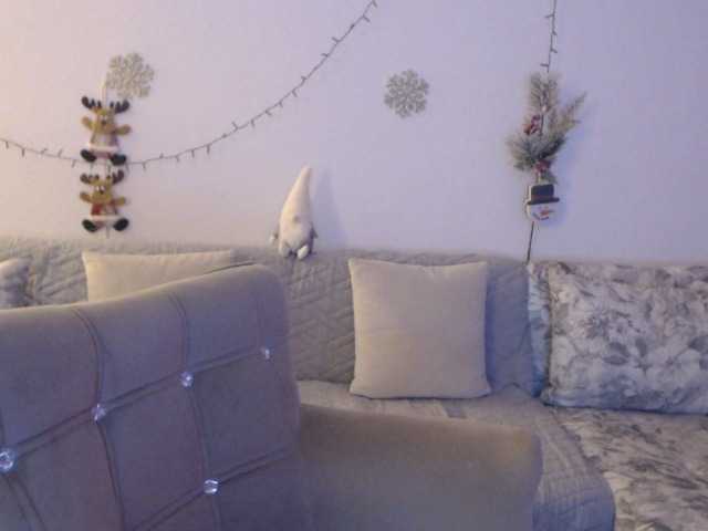 goodSnowQueen's BongaCams show and profile