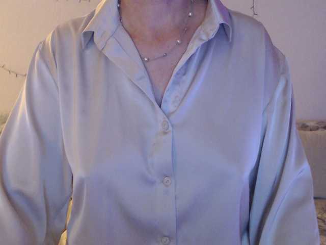 goodSnowQueen's BongaCams show and profile