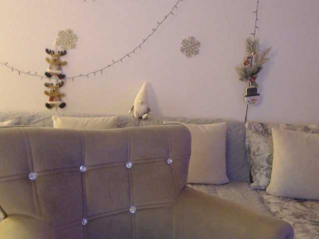 goodSnowQueen's BongaCams show and profile