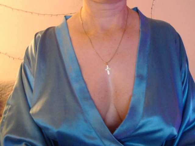 goodSnowQueen's BongaCams show and profile