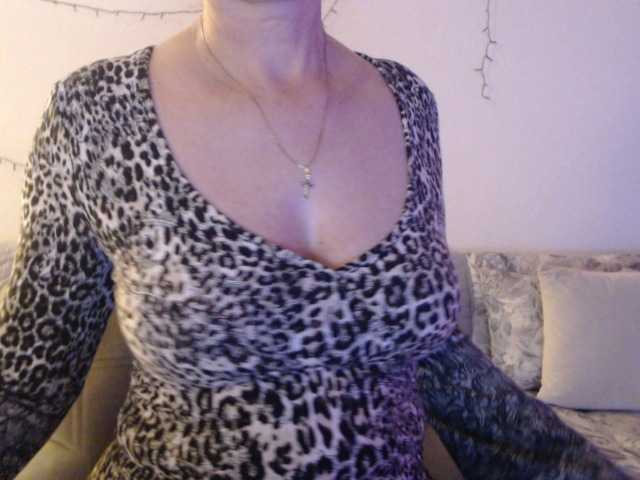 goodSnowQueen's BongaCams show and profile