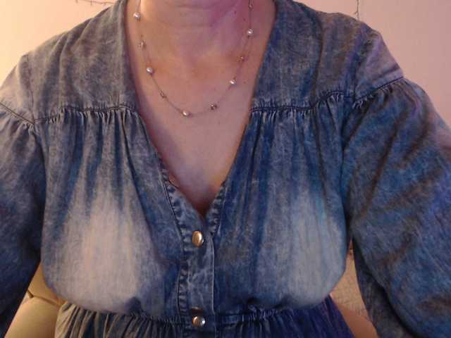 goodSnowQueen's BongaCams show and profile