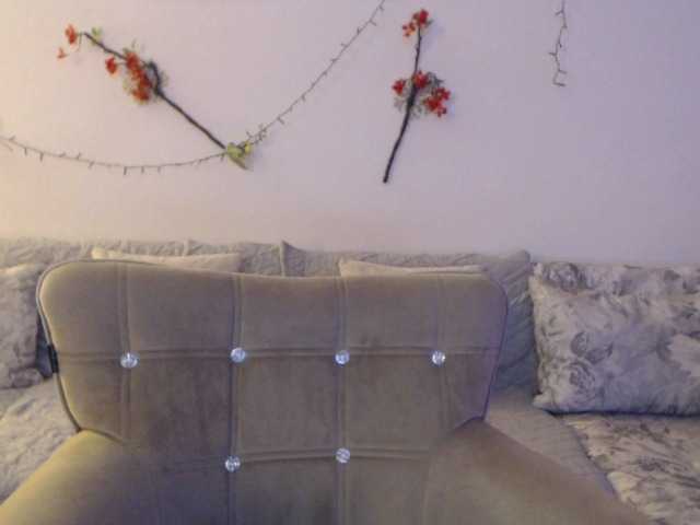 goodSnowQueen webcam