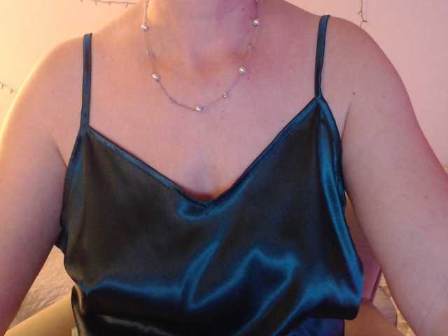 goodSnowQueen live cam profile