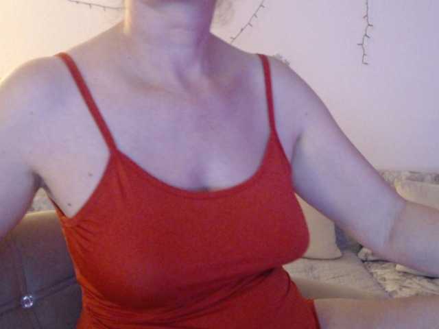 goodSnowQueen's BongaCams show and profile