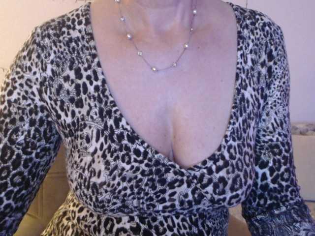 goodSnowQueen's BongaCams show and profile