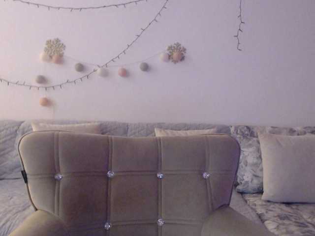 goodSnowQueen's BongaCams show and profile