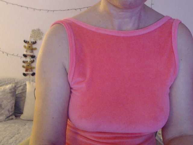 goodSnowQueen's BongaCams show and profile