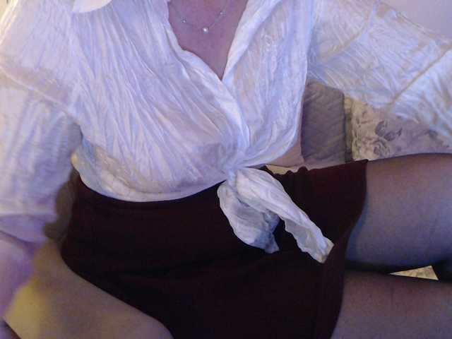 goodSnowQueen's BongaCams show and profile