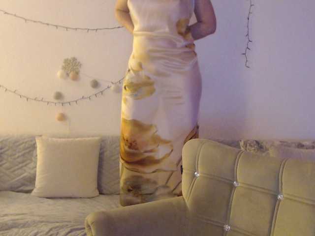 goodSnowQueen's BongaCams show and profile