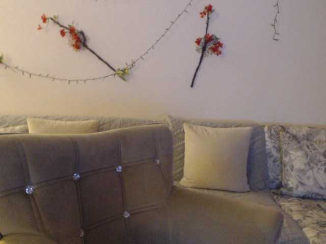 goodSnowQueen from BongaCams is Freechat