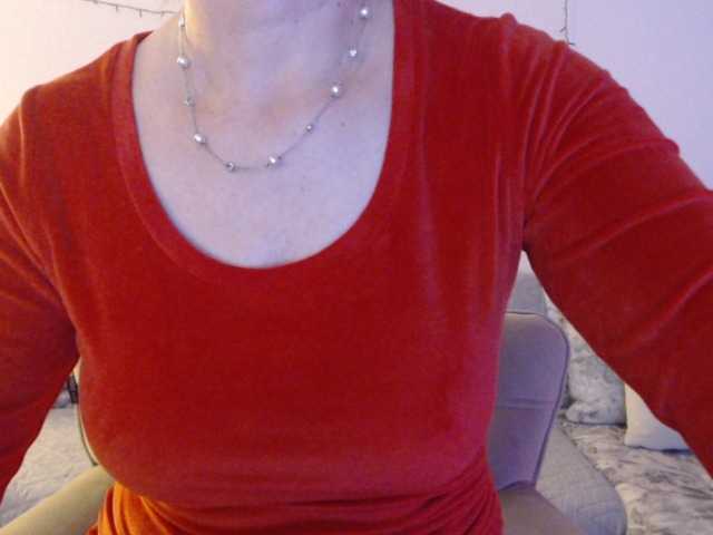 goodSnowQueen's BongaCams show and profile