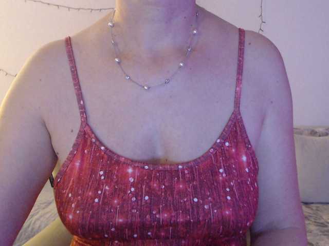 goodSnowQueen's BongaCams show and profile