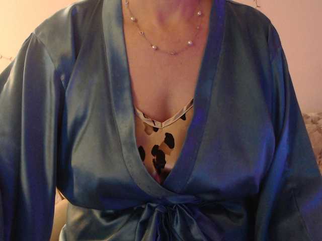 goodSnowQueen's BongaCams show and profile