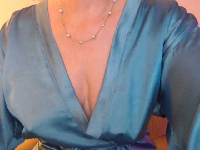 goodSnowQueen's BongaCams show and profile