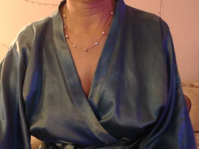 goodSnowQueen's BongaCams show and profile