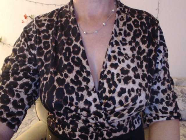 goodSnowQueen from BongaCams is Freechat