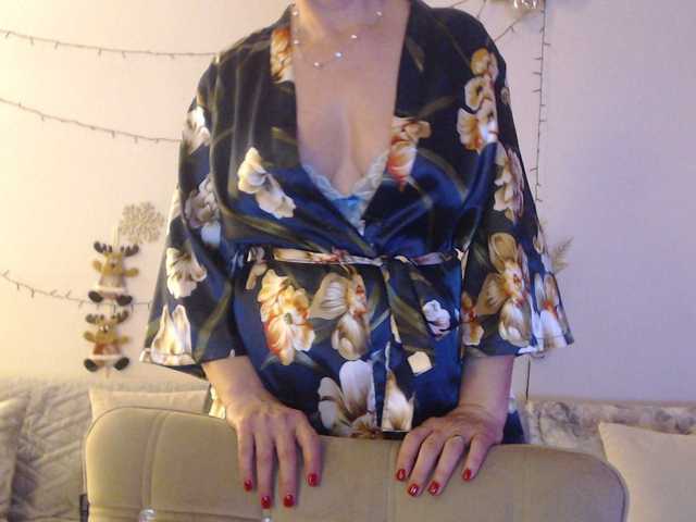 goodSnowQueen's BongaCams show and profile