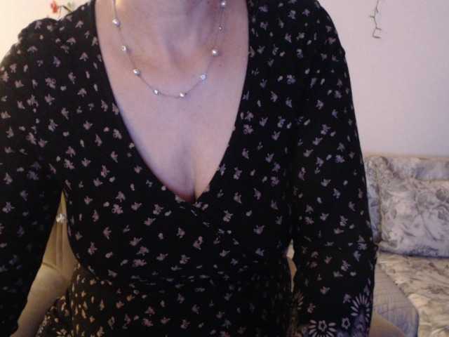 goodSnowQueen webcam