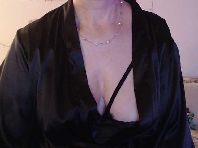 goodSnowQueen's BongaCams show and profile