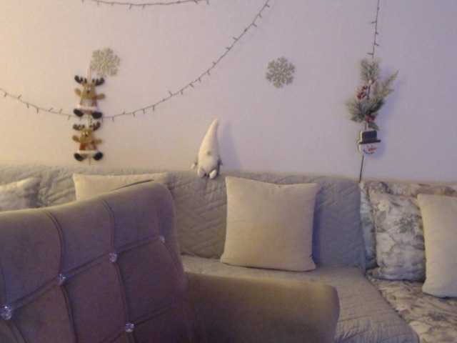 goodSnowQueen's BongaCams show and profile