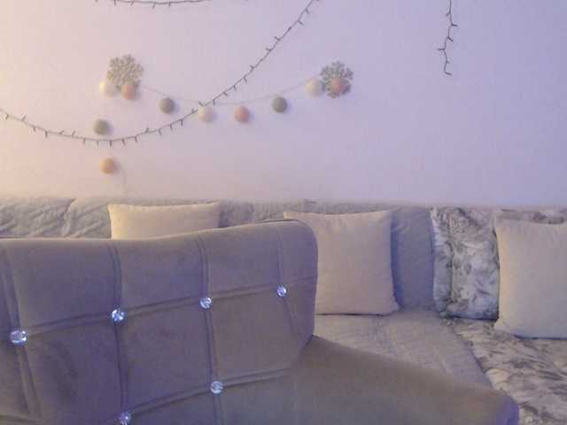 goodSnowQueen's BongaCams show and profile