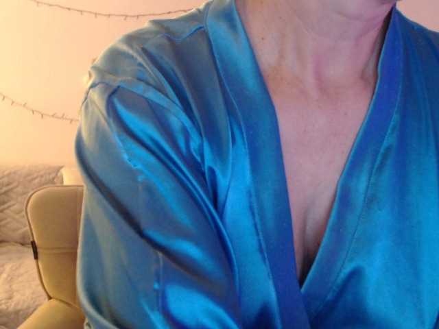 goodSnowQueen's BongaCams show and profile