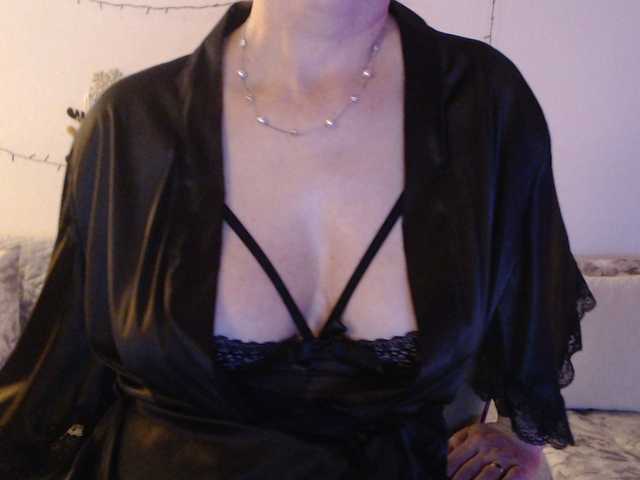 goodSnowQueen's BongaCams show and profile