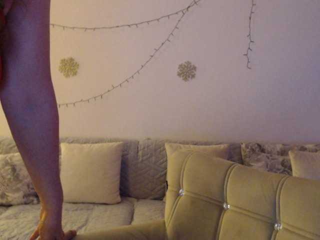 goodSnowQueen's BongaCams show and profile