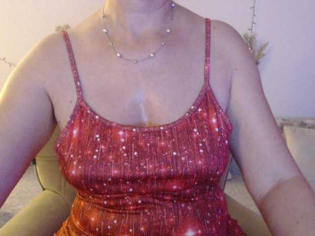 goodSnowQueen's BongaCams show and profile