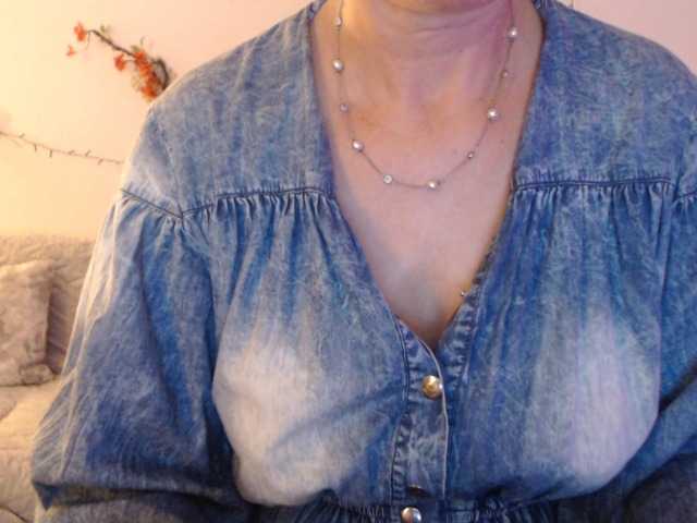goodSnowQueen from BongaCams is Freechat