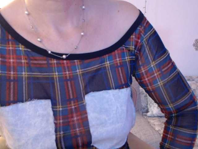 goodSnowQueen's BongaCams show and profile