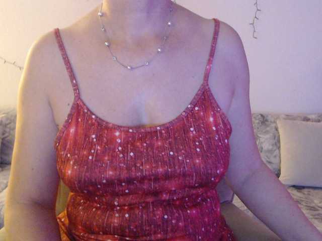 goodSnowQueen's BongaCams show and profile