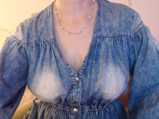 goodSnowQueen live cam profile