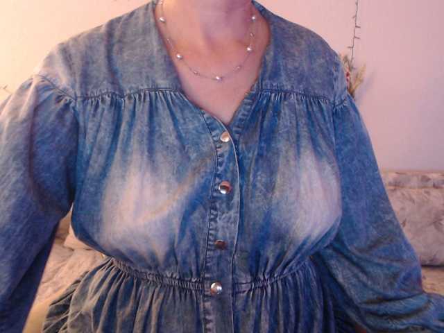 goodSnowQueen's BongaCams show and profile