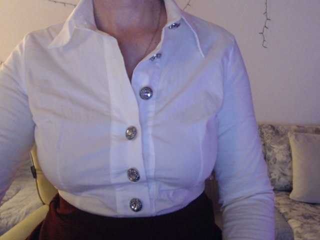 goodSnowQueen's BongaCams show and profile