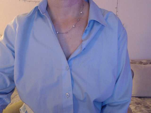 goodSnowQueen's BongaCams show and profile