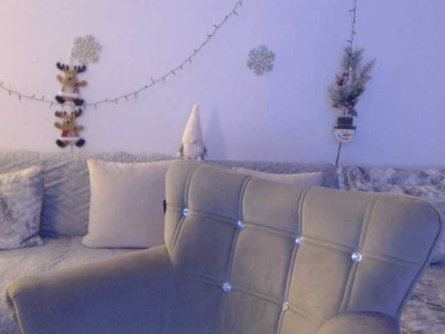 goodSnowQueen's BongaCams show and profile