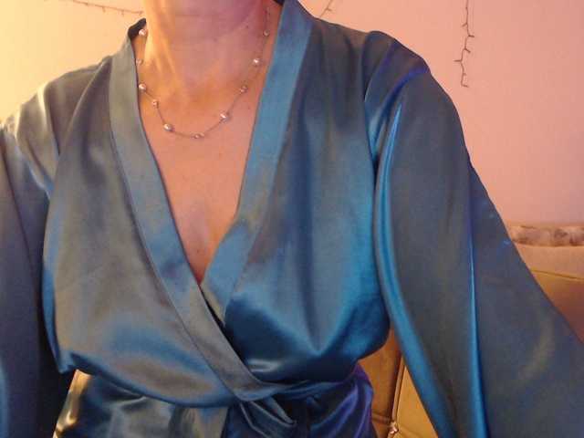 goodSnowQueen's BongaCams show and profile