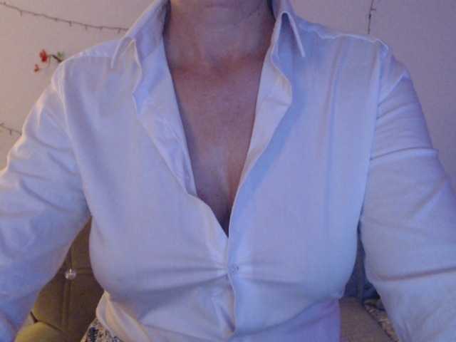 goodSnowQueen from BongaCams is Freechat