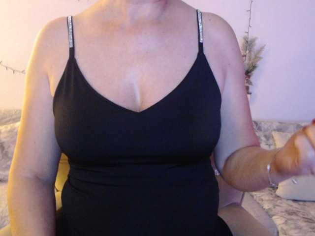 goodSnowQueen webcam