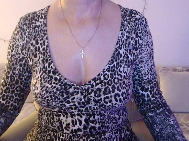 goodSnowQueen's BongaCams show and profile