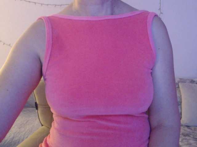 goodSnowQueen's BongaCams show and profile