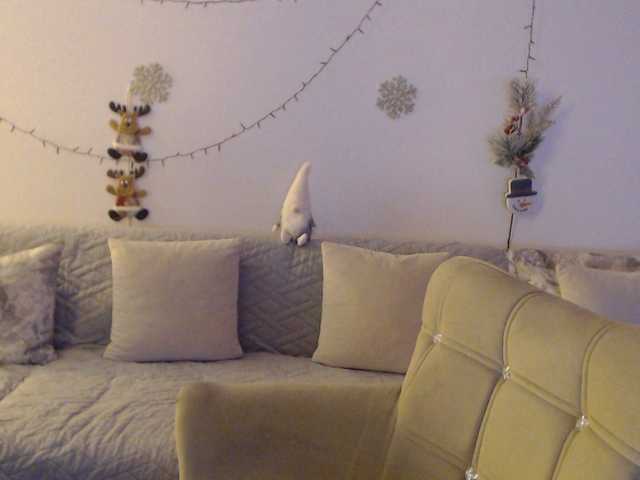 goodSnowQueen's BongaCams show and profile