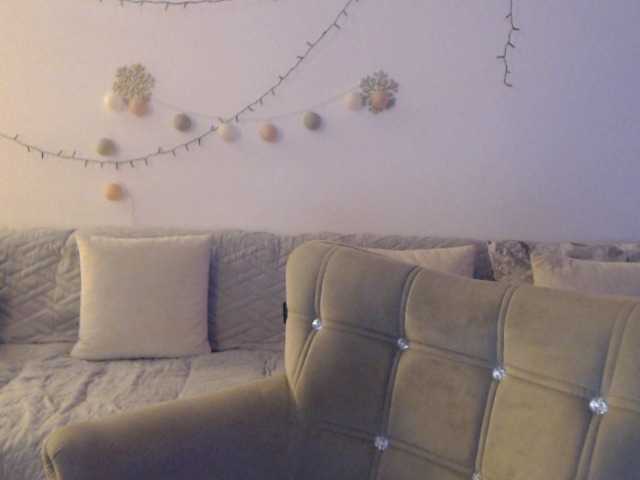 goodSnowQueen's BongaCams show and profile