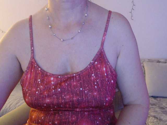 goodSnowQueen's BongaCams show and profile
