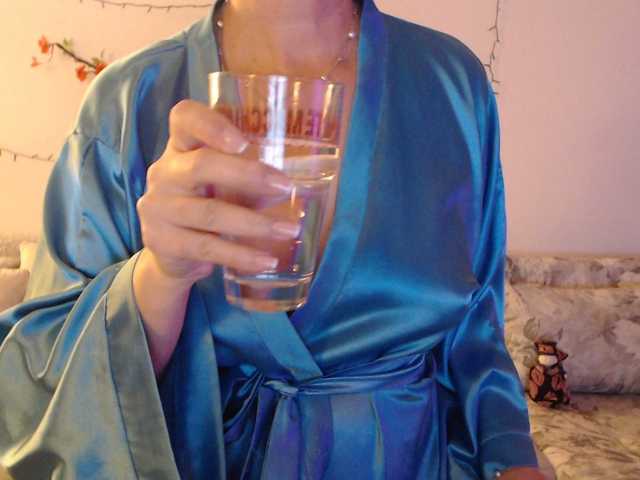 Try sensual stripper GoodSnowQueen and her unclothed build goodSnowQueen from BongaCams