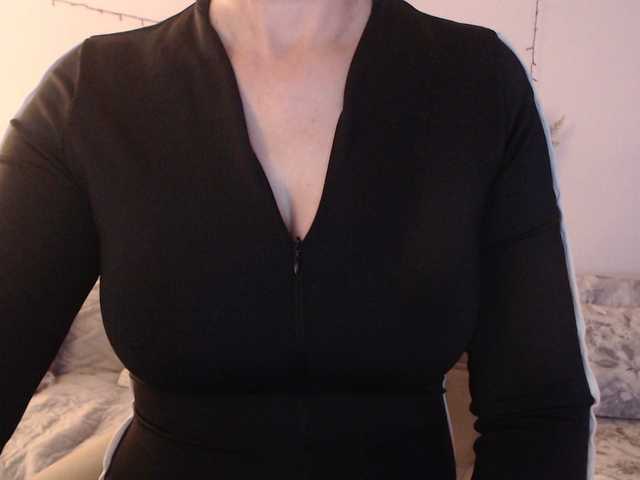 goodSnowQueen's BongaCams show and profile