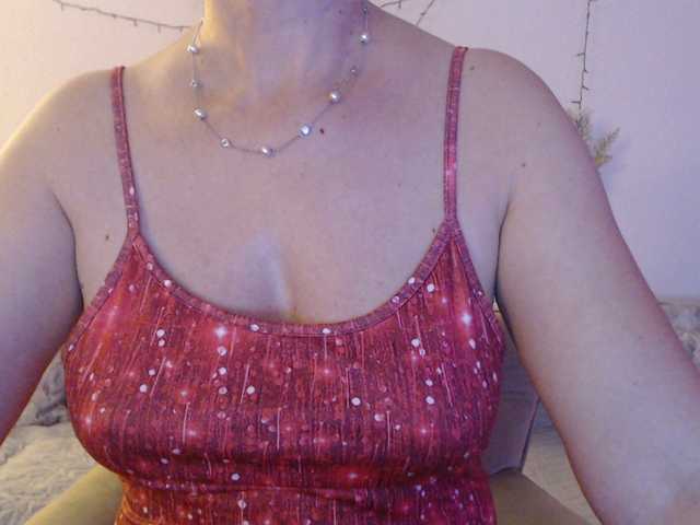 goodSnowQueen's BongaCams show and profile